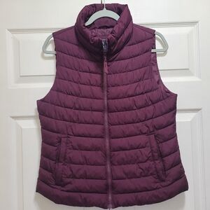 Gap Upcycled Purple‎ Plum Puffer Vest size M